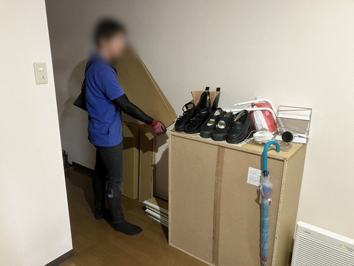 「1Kのマンションから靴箱を回収させていただきました」作業写真