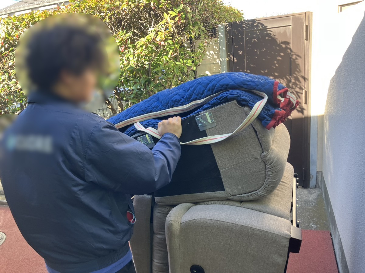 「電動リクライニングソファをお引き取りしました」作業写真