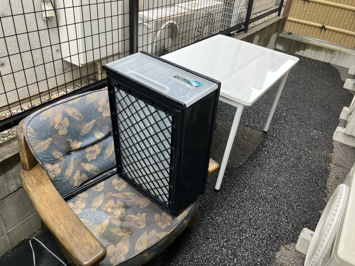 「引越し準備で出た不要な家具や収納ケースを回収しました」作業写真